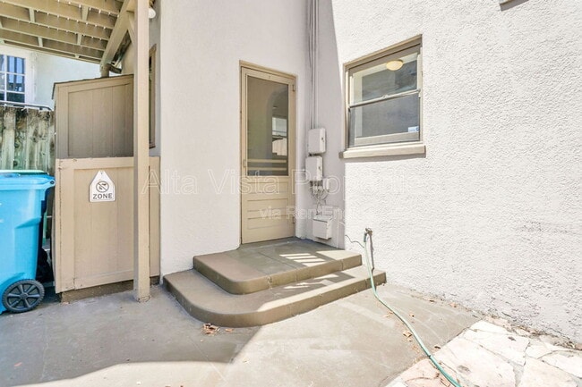 Building Photo - 301 Brookes Ave
