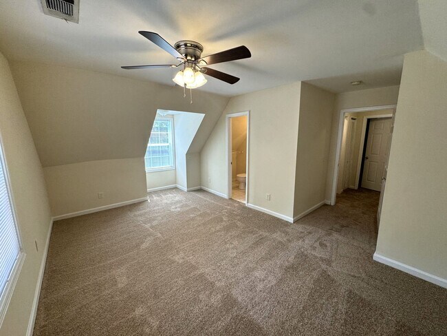 Building Photo - 4br House FOR RENT - less than 1 mile from campus - FALL 2026 PRELEASE