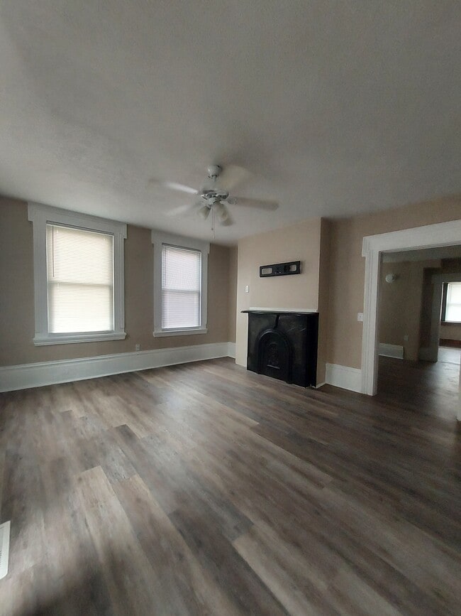 Primary Photo - 401 N Mulberry St