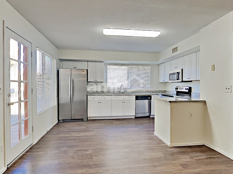 Building Photo - 4508 E Monte Way