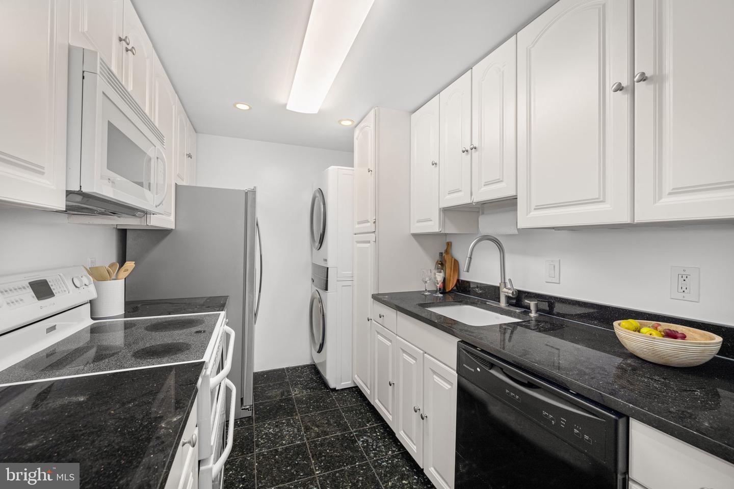 Building Photo - 1930 New Hampshire Ave NW