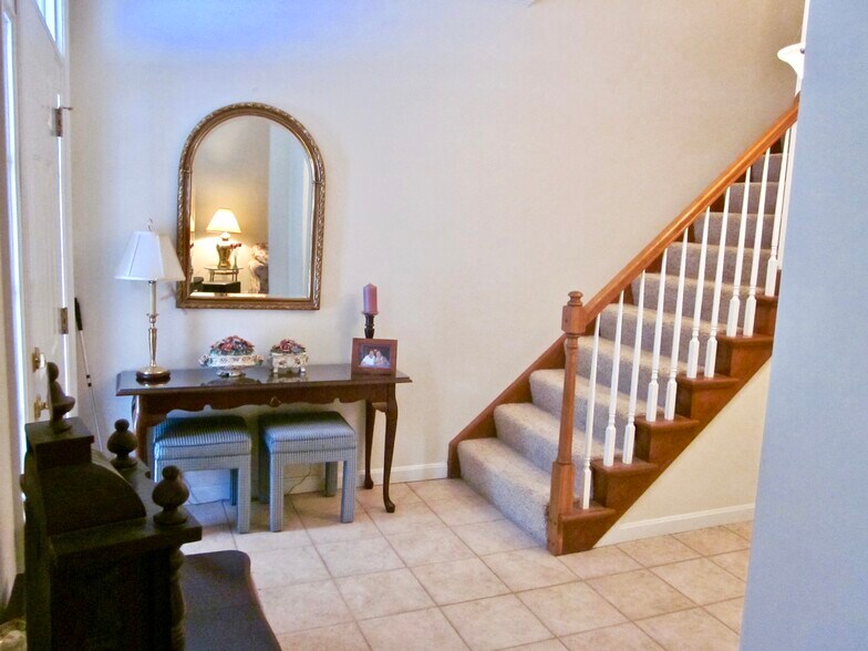 Building Photo - 2426 Rochester Rd