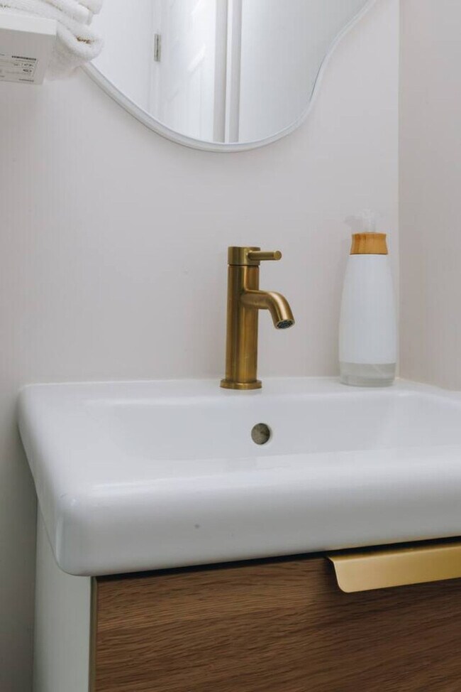 Building Photo - 3508 Tarpis Ave