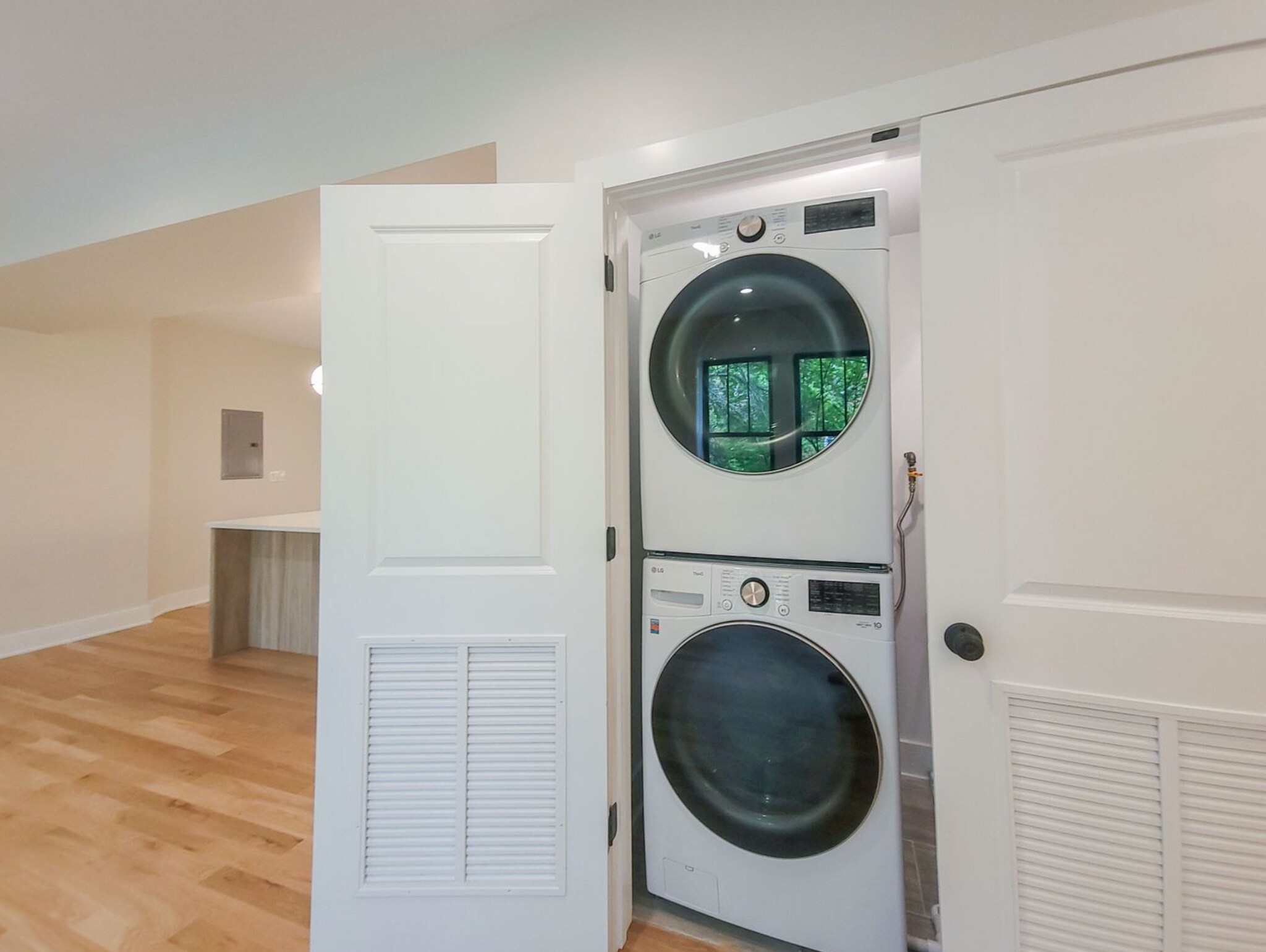 Building Photo - 4853 N Seeley Ave