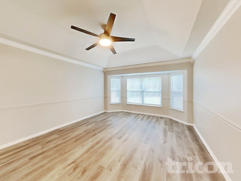 Building Photo - 757 Martin Lakes Dr E