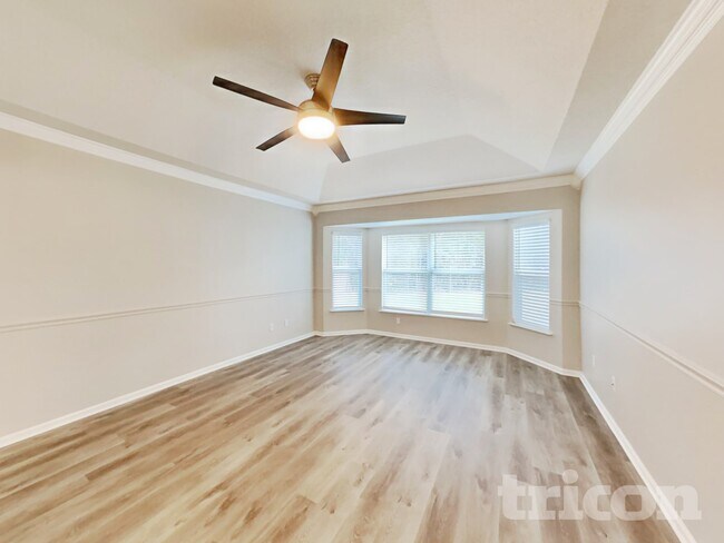 Building Photo - 757 Martin Lakes Dr E