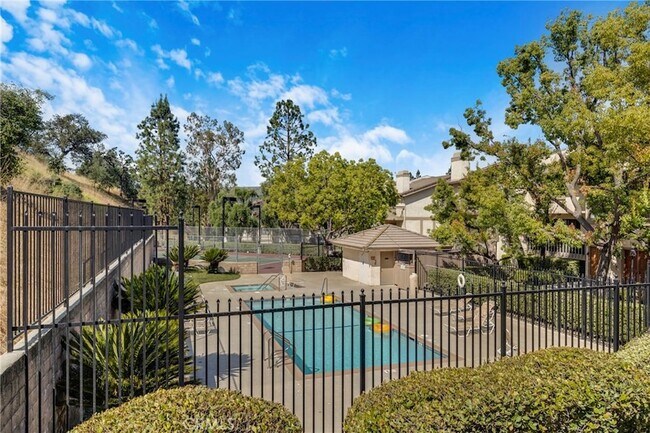 Building Photo - 26120 Alizia Canyon Dr