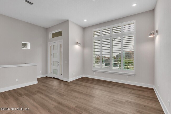 Building Photo - 459 Crestview Dr