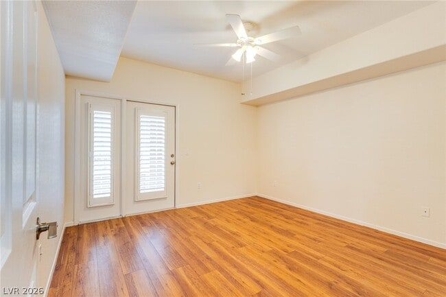 Building Photo - 300 Pine Haven St