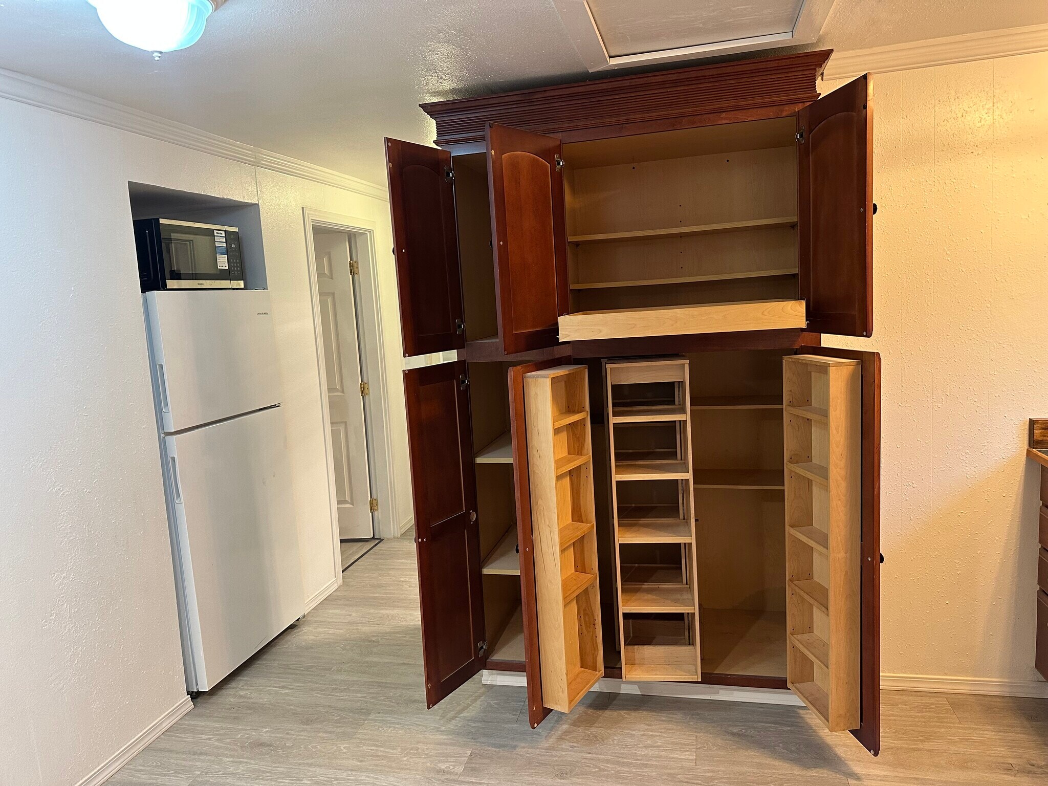 Building Photo - 1160 Park Ave