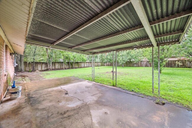 Building Photo - 1627 Crestdale Dr