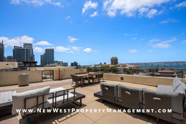 Building Photo - Spectacular Little Italy Loft at Doma, 2 Parking Spaces! Small Pet OK!