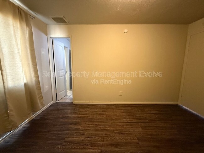 Building Photo - 4717 N 82nd Ave