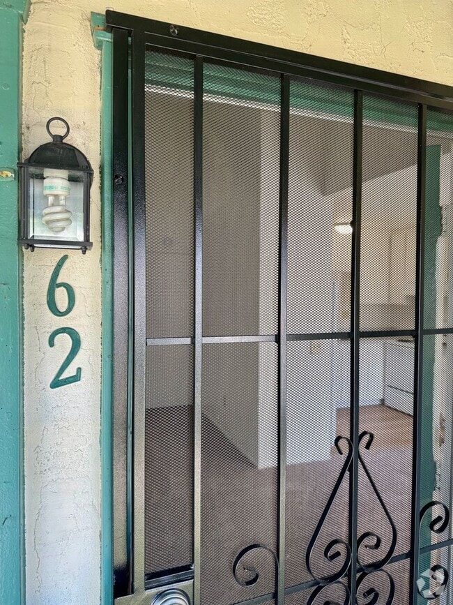 Building Photo - Spacious Upstairs Two-Bedroom 1 & 1/2 Bath...