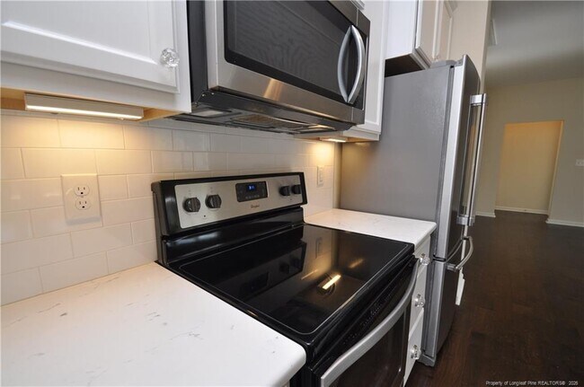 Building Photo - 84 Fairview St