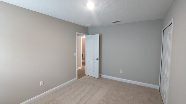 Building Photo - 96 Zancara St