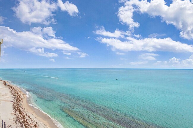 Building Photo - 5420 N Ocean Dr