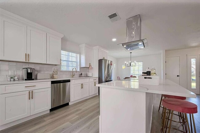 Building Photo - 13902 Wickersham Ln