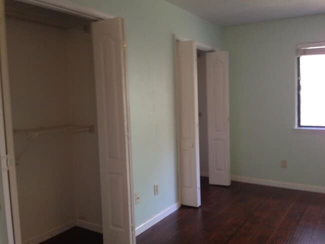 Building Photo - 2333 Ryan Pl