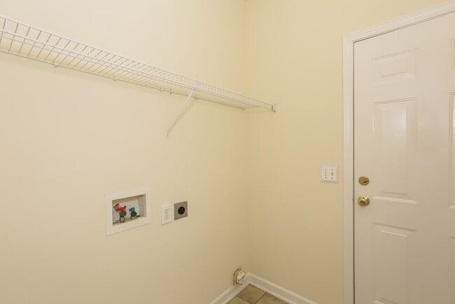 Building Photo - 6571 Derby Ln NW