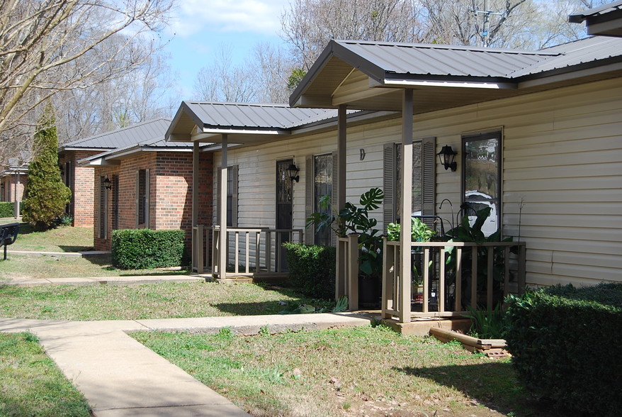 Building Photo - Stonegate Apartments