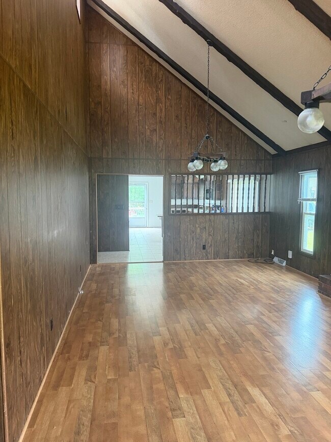 Building Photo - 5897 Weddington Rd