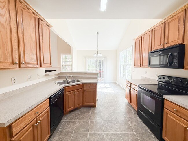 Building Photo - Classic 3 Bedroom Home In Knightdale!