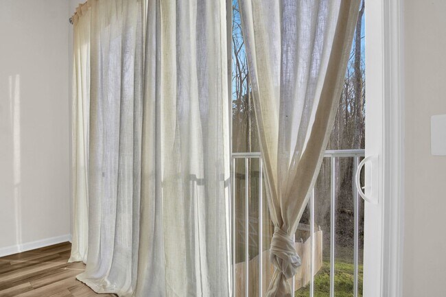 Building Photo - Spacious 3 Bedroom 3.5 Bath Townhome with Finished Basement & First-Floor Suite Near I-64