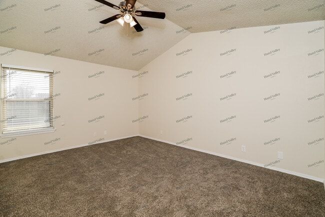 Building Photo - 13681 S Poplar St