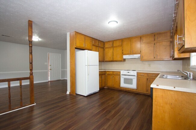 Building Photo - 3252ID