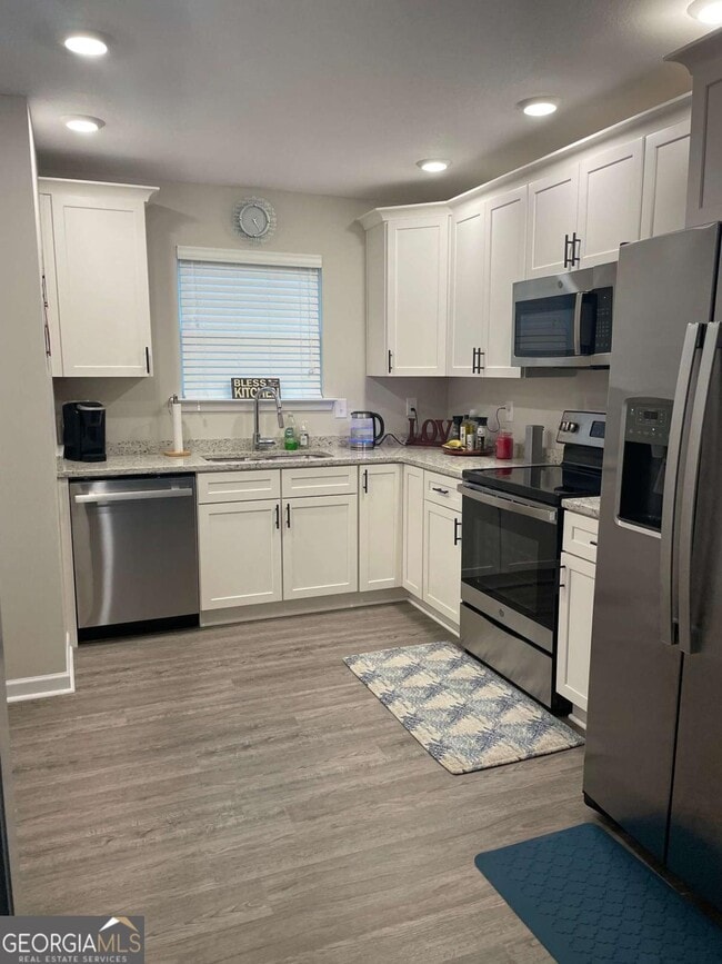 Building Photo - 114 Jaybee Dr