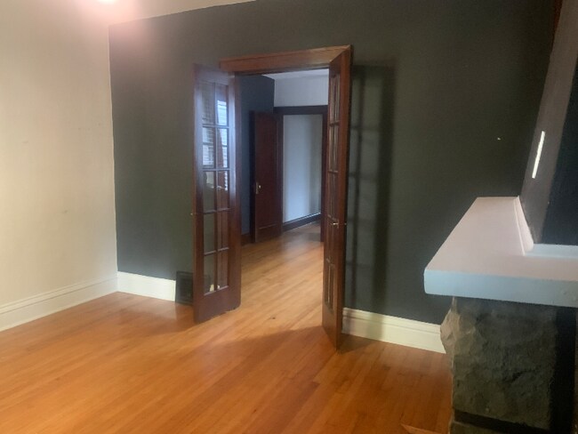 Building Photo - 5538 Walsh St