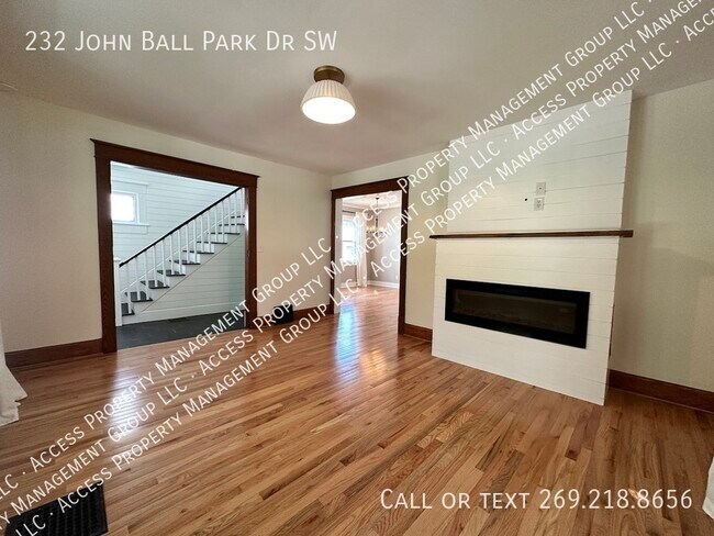 Building Photo - 232 John Ball Park Dr SW