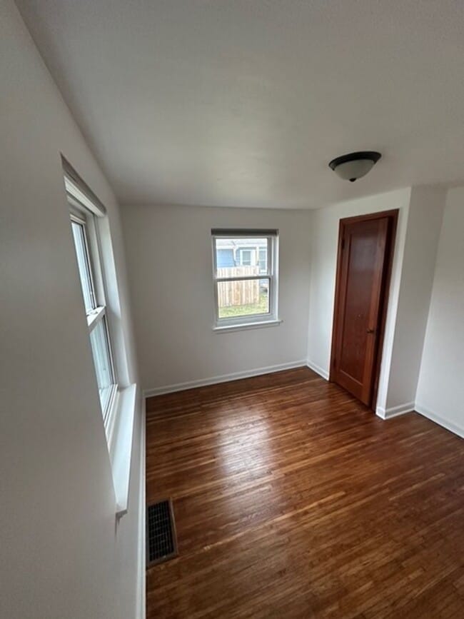 Building Photo - 3-Bedroom Home with Large Backyard For Rent!