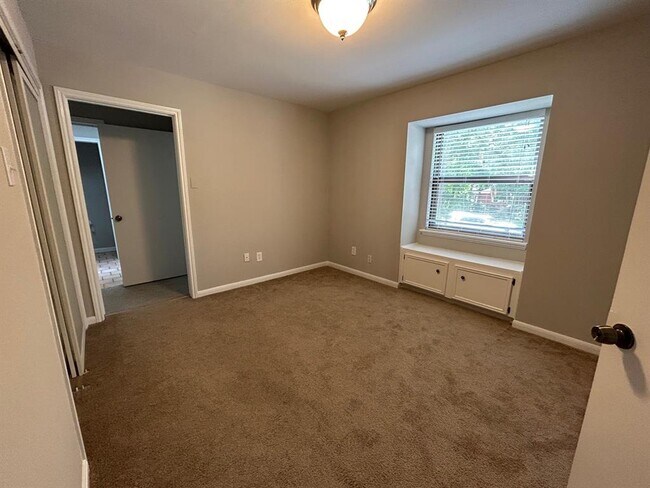 Building Photo - 2710 Timberjack Pl