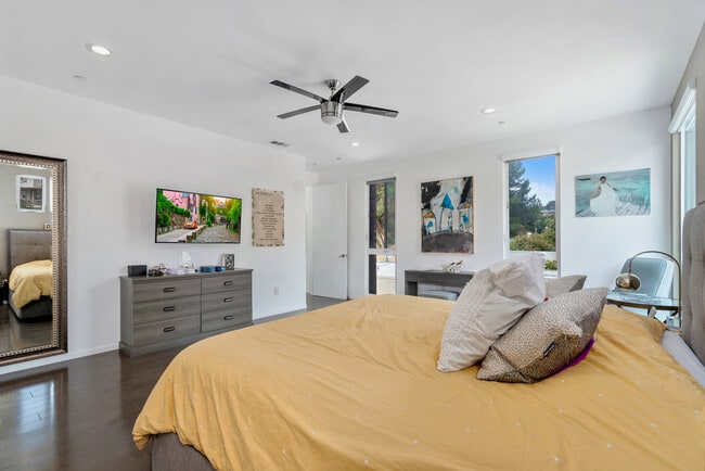 Building Photo - 3218 Ibis St