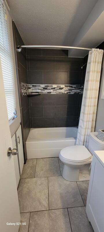 Building Photo - 84 Pukihae St