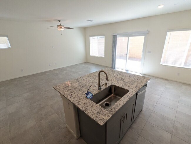 Building Photo - 10947 Cheshire Wds Ave