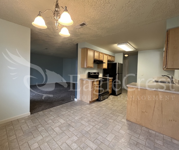 Building Photo - Availability at the Vineyards! 2 Bedroom 2 Bath ~ 2nd Floor Apartment **$200.00 Off 2nd Months Re...