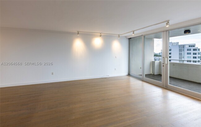 Building Photo - 11 11th St