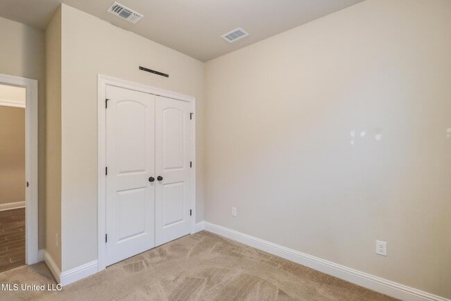 Building Photo - 856 Leeward Dr