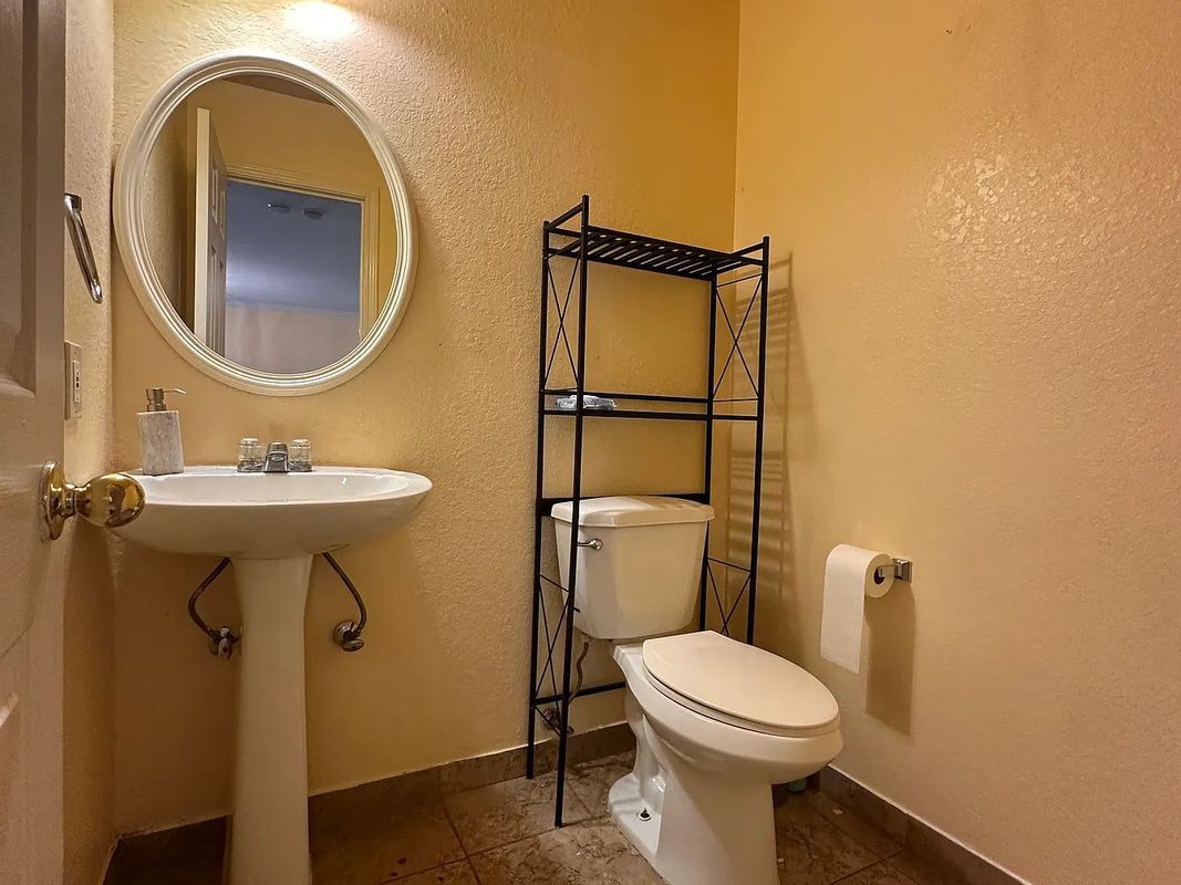 Building Photo - 9426 Santa Fe Ridge