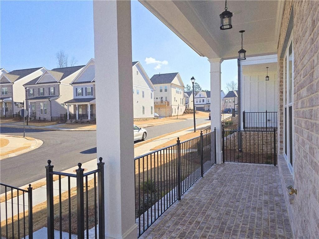 Building Photo - 163 Basil St