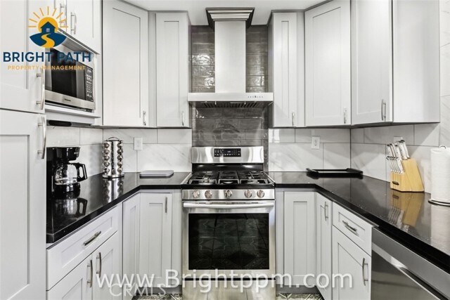 Building Photo - 25280 Bay
