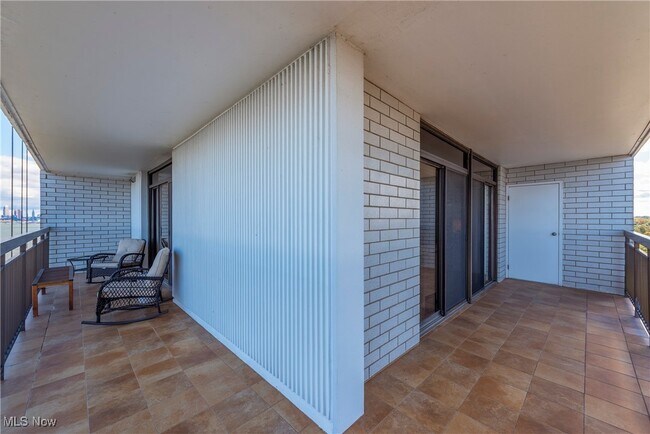 Building Photo - 12550 Lake Ave