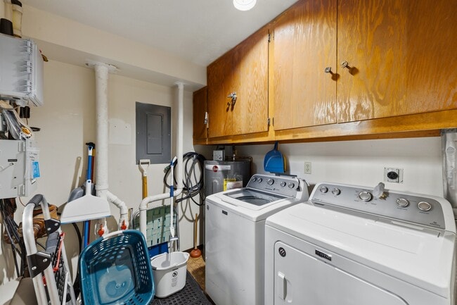 Building Photo - 2822 Hager Ln