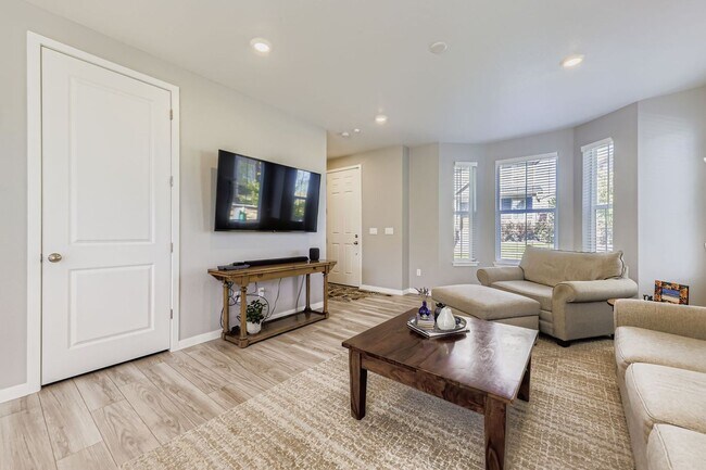 Building Photo - Spacious 2-Bedroom Home with Loft and Garage in Broomfield! Thanksgiving special - 1/2 off first ...