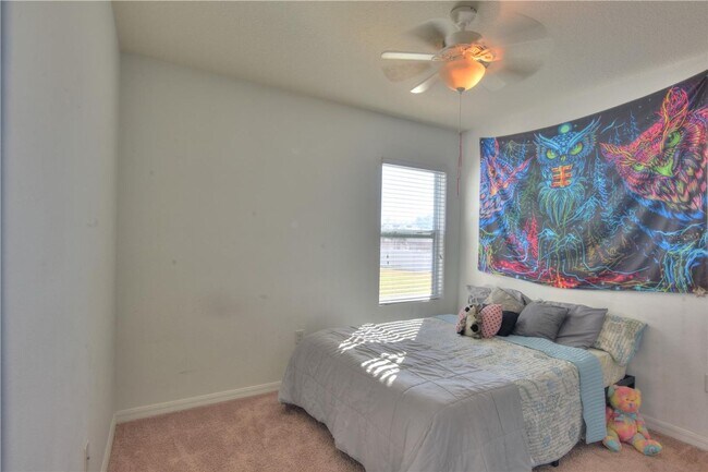 Building Photo - 3/2 Single Family Home located in a quiet ...