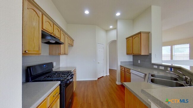Building Photo - 102 Hersee Ct