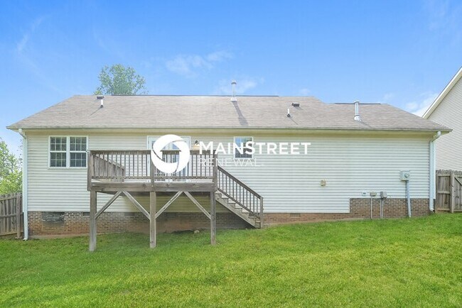 Building Photo - 3 Bedroom Pet-Friendly Home in Winston-Salem, NC with Main Street Renewal